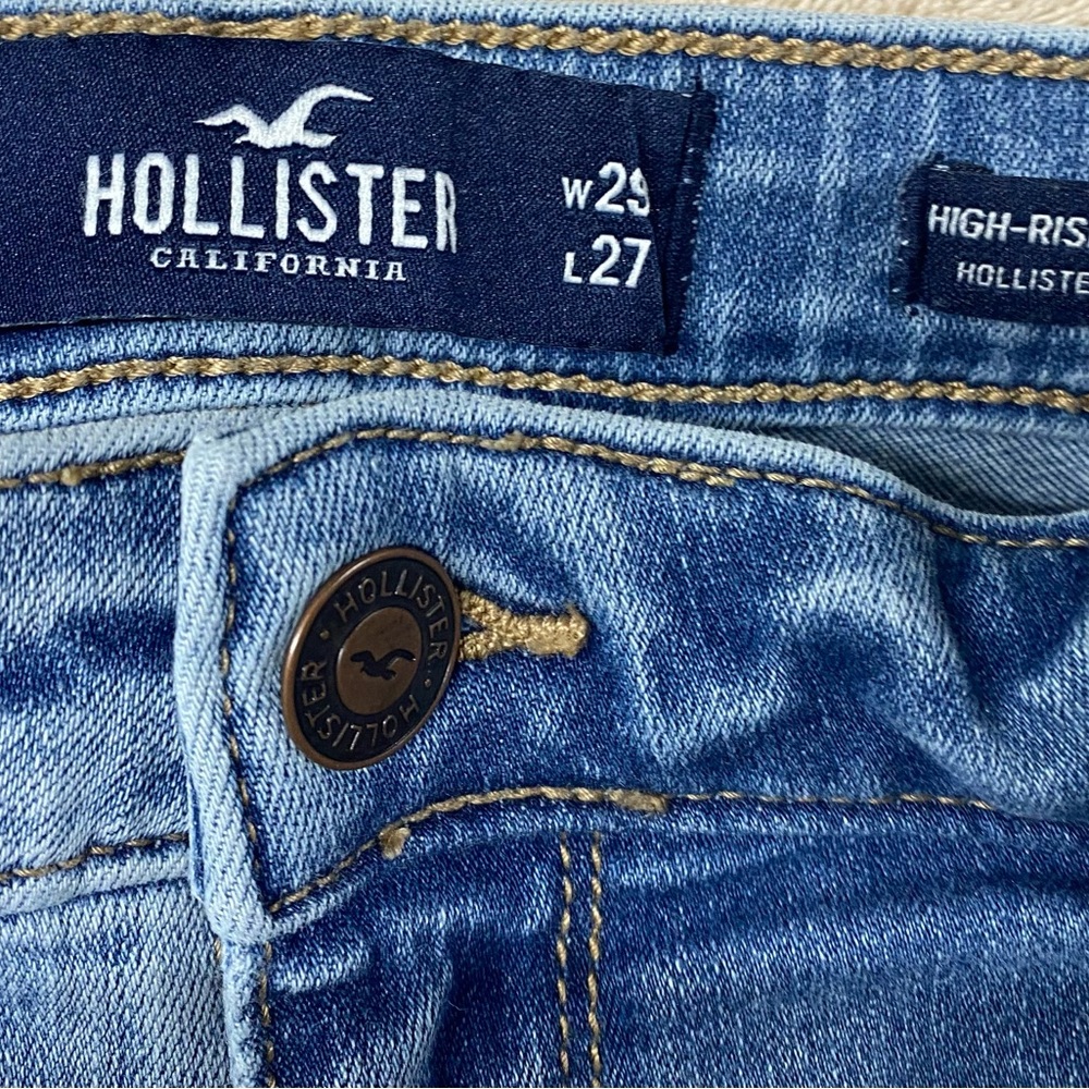 Hollister Classic High Rise Crop Blue Denim Jeans